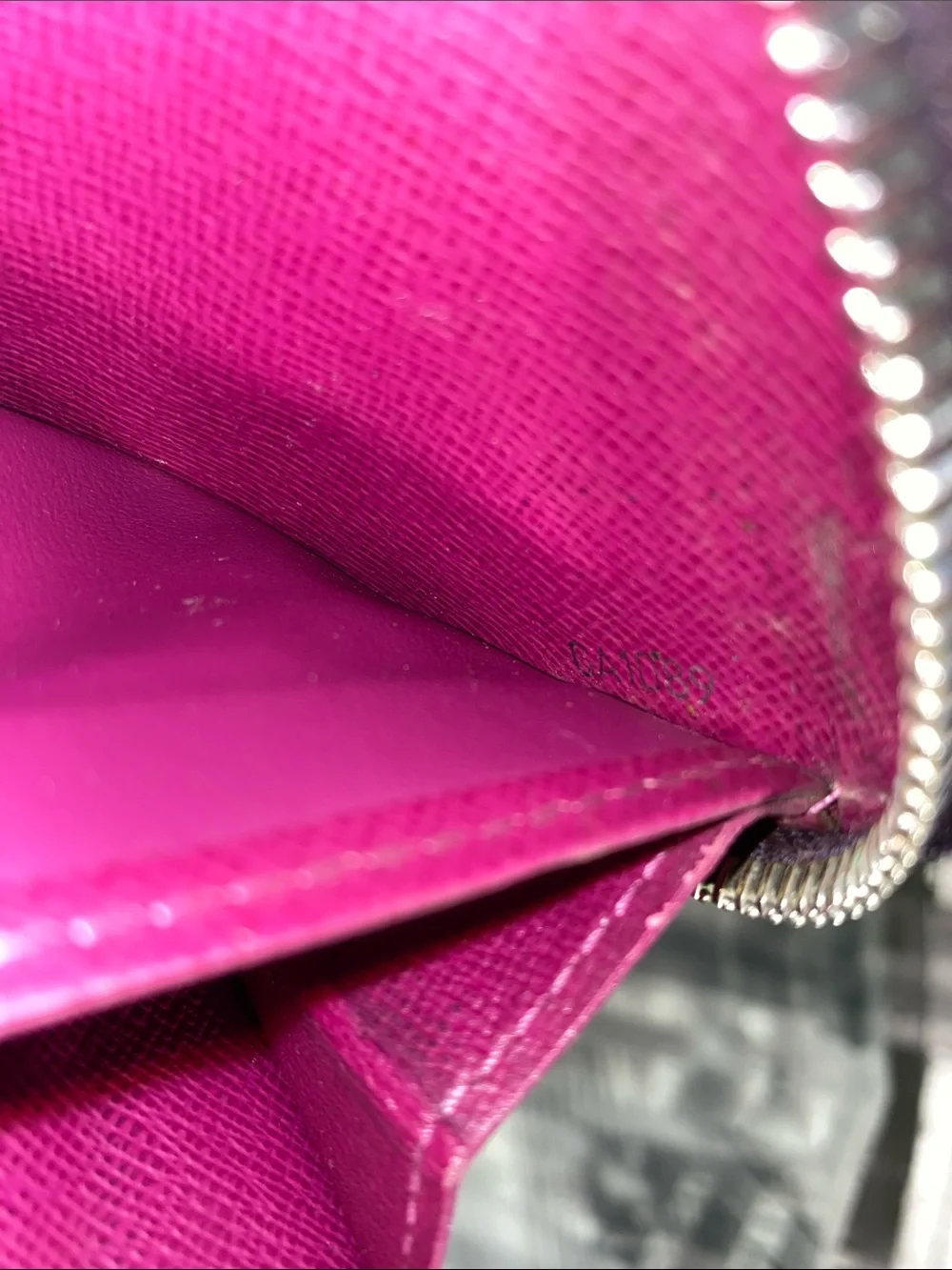 Authentic Rare Louis Vuitton Epi Zippy Wallet